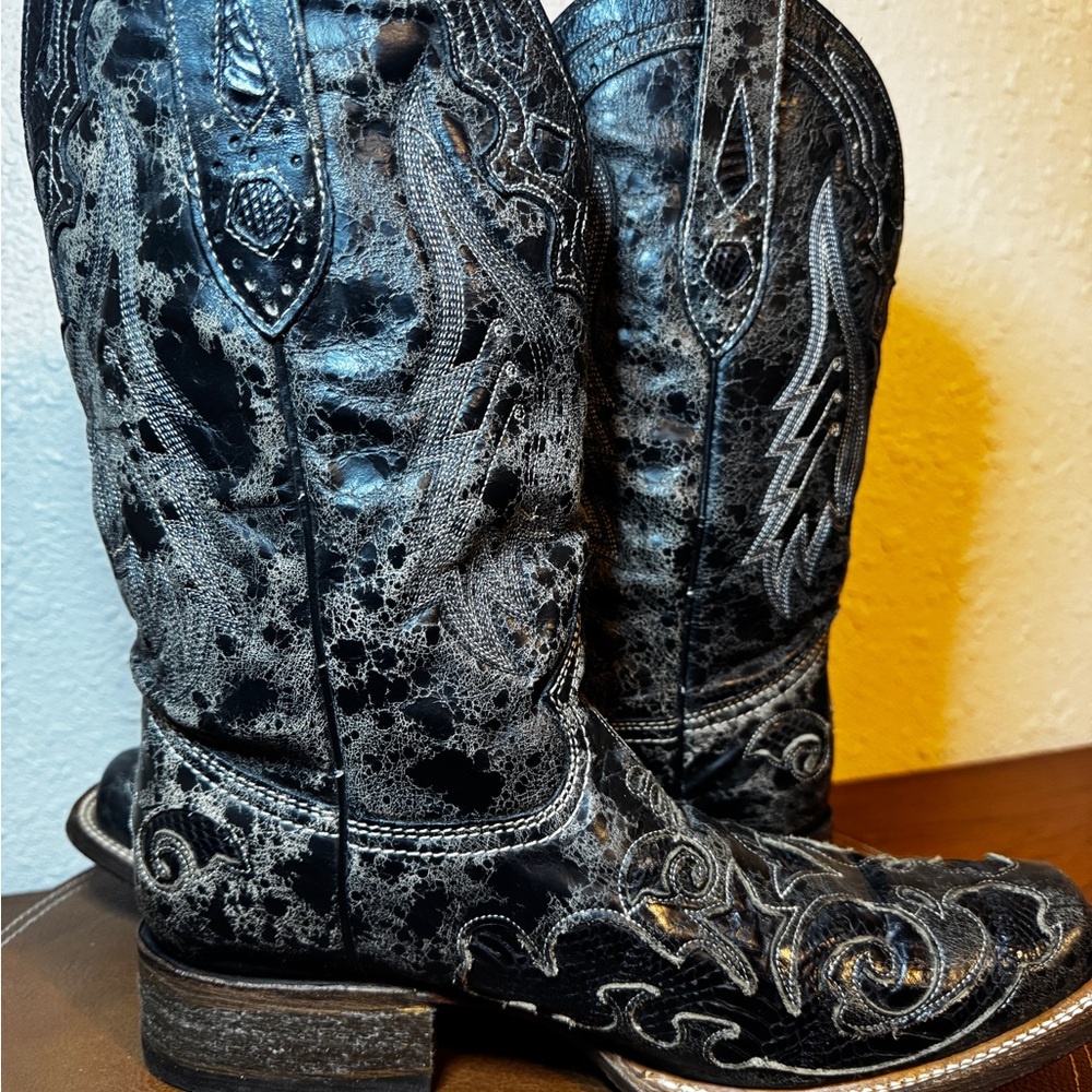 Corral Women’s Inlay Black Python Cowhide Embroid… - image 8